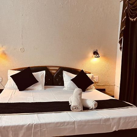 רישיקש The For You Hotel & Restaurant מראה חיצוני תמונה