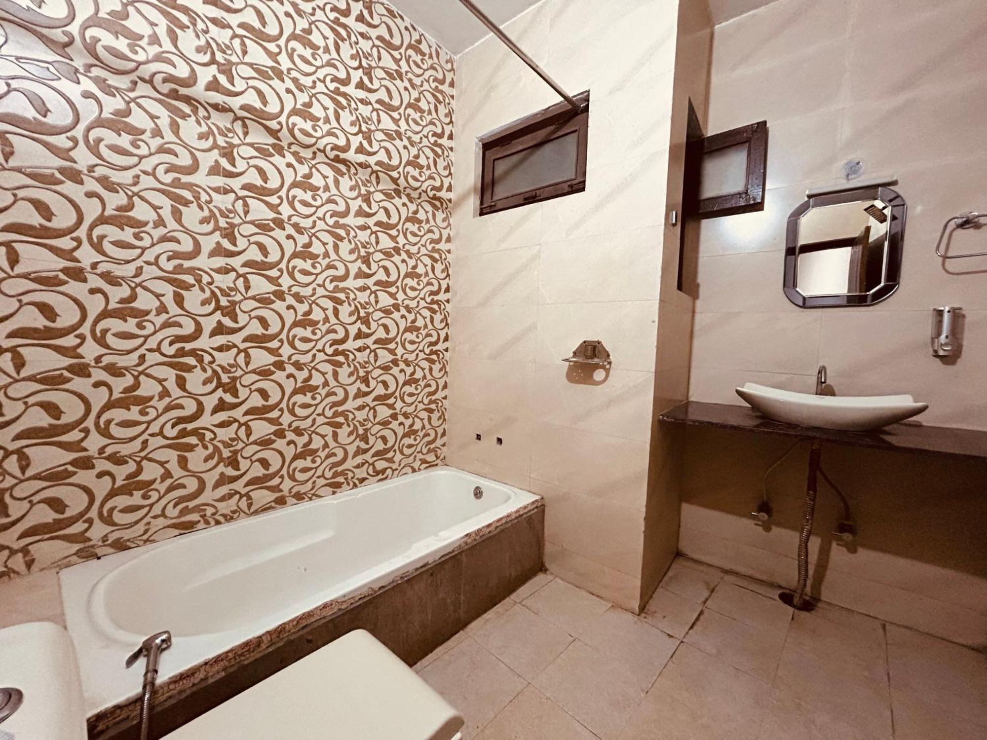 רישיקש The For You Hotel & Restaurant מראה חיצוני תמונה
