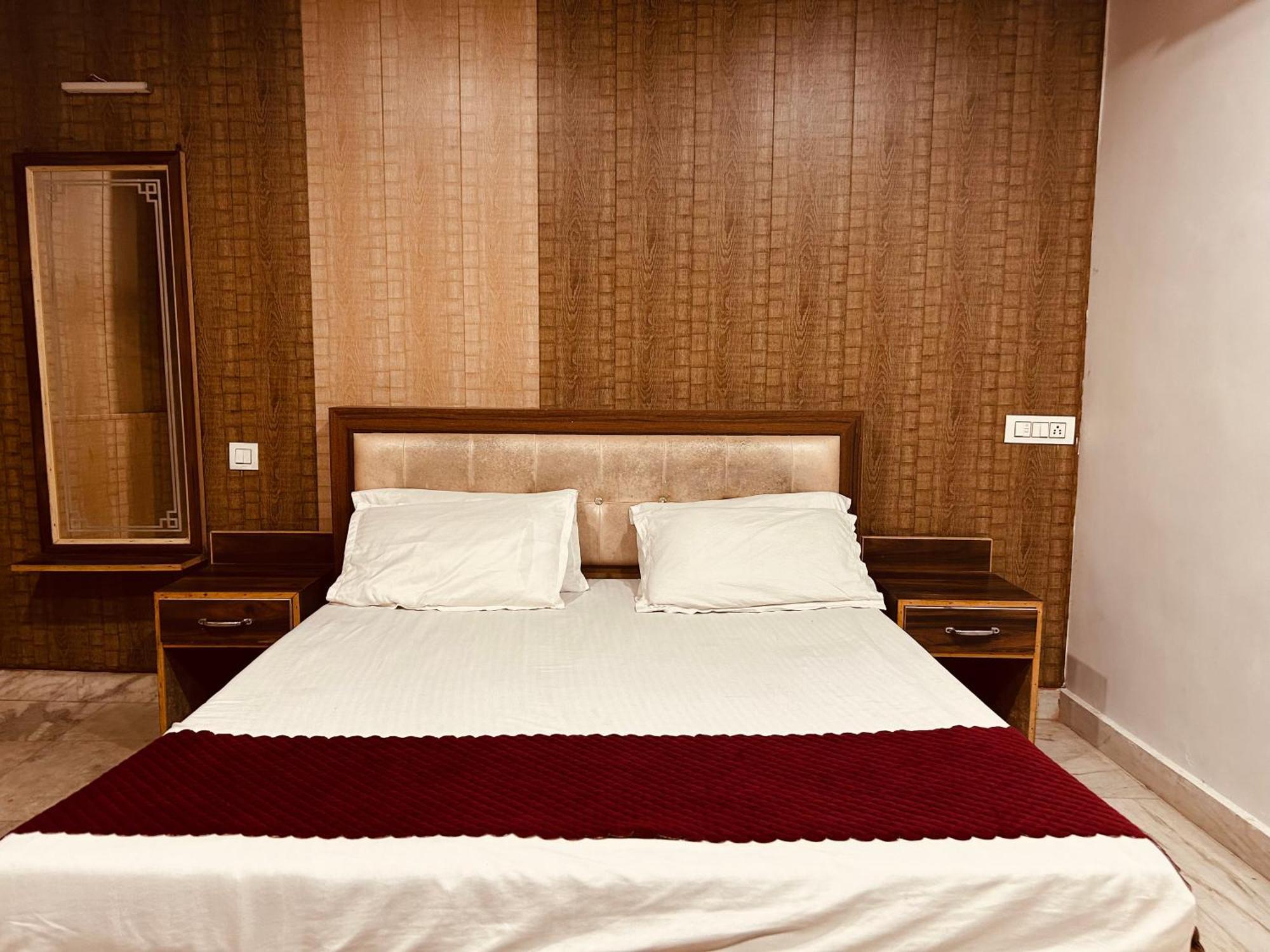 רישיקש The For You Hotel & Restaurant מראה חיצוני תמונה