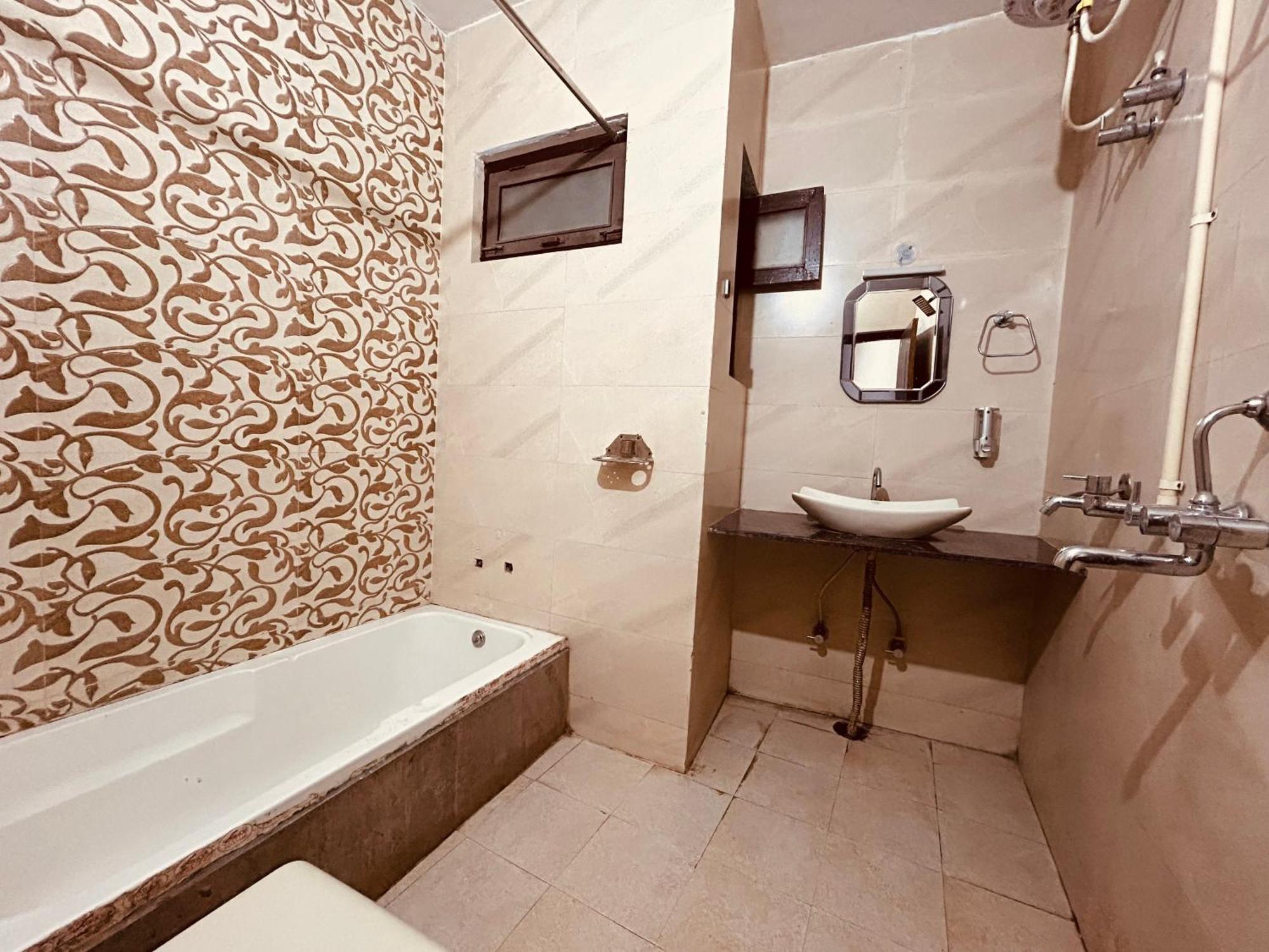 רישיקש The For You Hotel & Restaurant מראה חיצוני תמונה
